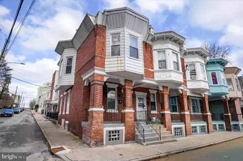 6539 Berdan St, Philadelphia, PA 19119