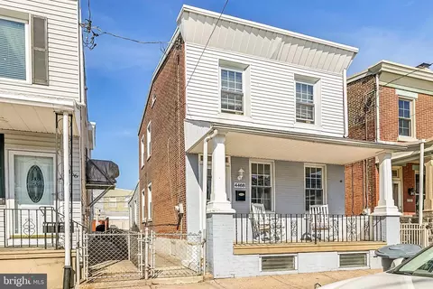 4468 Almond St, Philadelphia, PA 19137