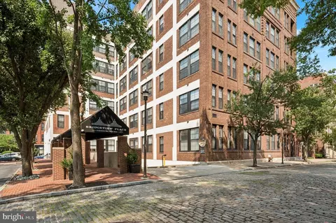 315 New St #104, Philadelphia, PA 19106
