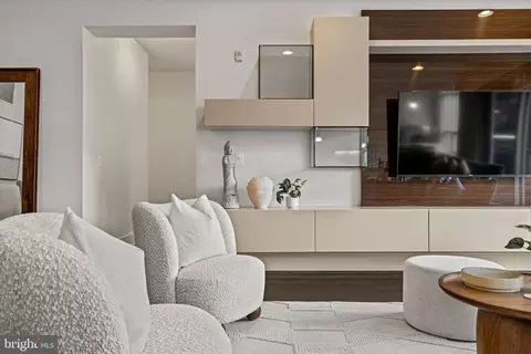 410 S Front St #209, Philadelphia, PA 19147