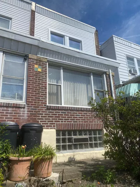4027 Howland St, Philadelphia, PA 19124