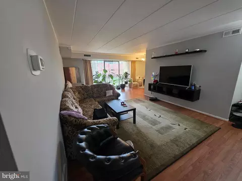 8950 Krewstown Rd #204, Philadelphia, PA 19115