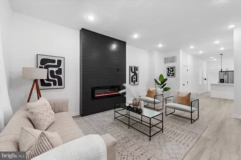 524 E Penn St, Philadelphia, PA 19144