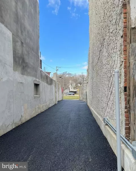 2456 Kensington Ave, Philadelphia, PA 19125