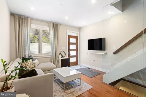 610 S 7th St, Philadelphia, PA 19147