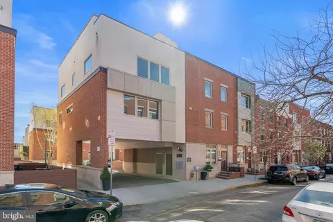 808 Montrose St # A, Philadelphia, PA 19147