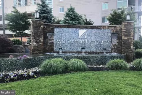 901 N Penn St #F903, Philadelphia, PA 19123
