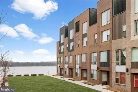 3208 Parkview Walk, Philadelphia, PA 19125