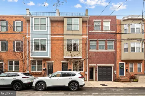 2110 Carpenter St, Philadelphia, PA 19146