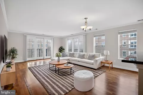800 Admirals Way #1836, Philadelphia, PA 19146