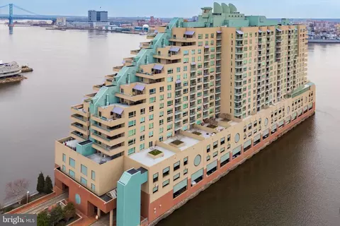 717 S Chris Columbus Blvd #802, Philadelphia, PA 19147