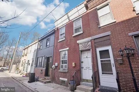 1527 Earl St, Philadelphia, PA 19125