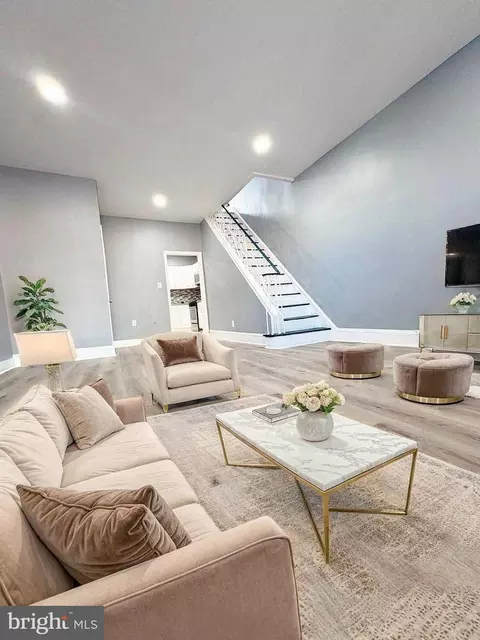 526 E Willard St, Philadelphia, PA 19134