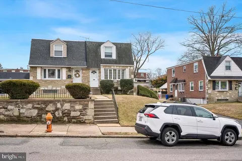 8637 Bridle Rd, Philadelphia, PA 19115