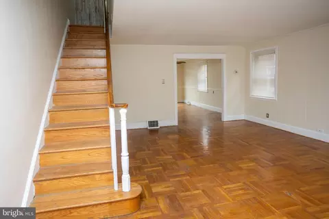 6911 Oxford Ave, Philadelphia, PA 19111