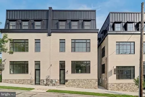 202 Kalos St, Philadelphia, PA 19128