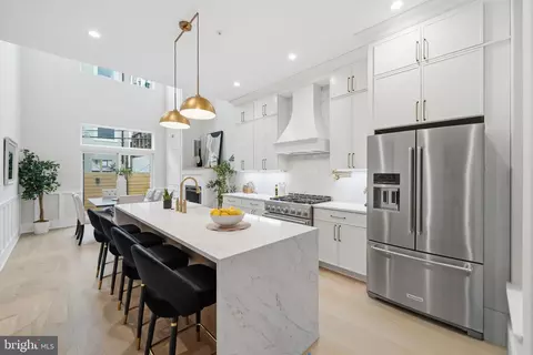 713 N 3rd St, Philadelphia, PA 19123