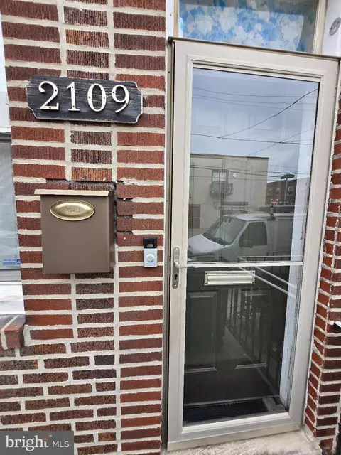 2109 S 9th St, Philadelphia, PA 19148