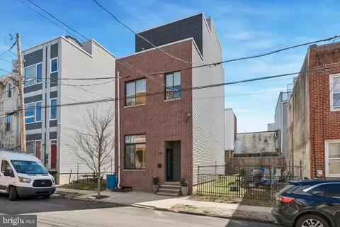 2720 W Cabot St, Philadelphia, PA 19121