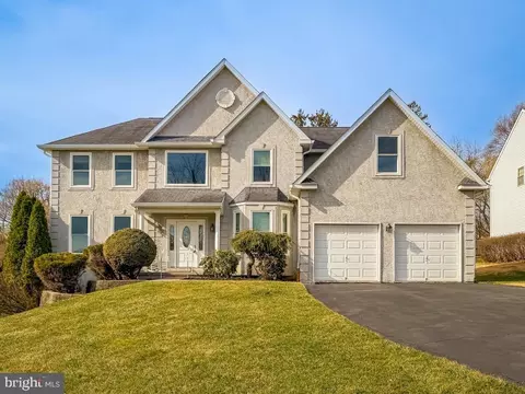838 Gina Dr, Philadelphia, PA 19115