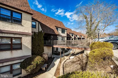 243 Shawmont Ave #C, Philadelphia, PA 19128