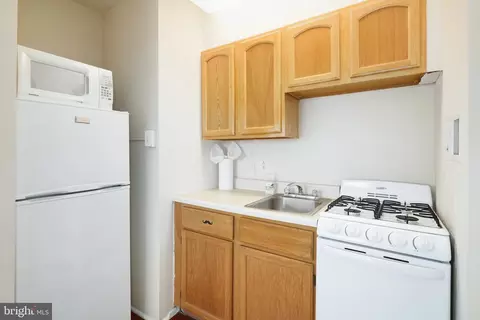 2101 Chestnut St #1024, Philadelphia, PA 19103