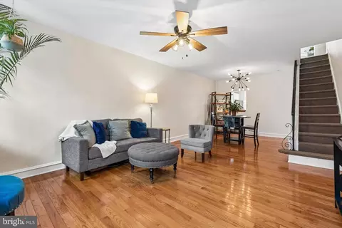 126 Mercy St, Philadelphia, PA 19148