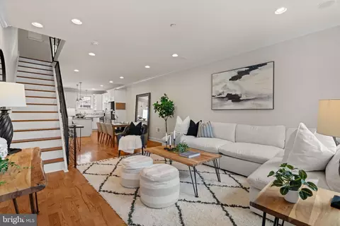 2039 E Hazzard St, Philadelphia, PA 19125