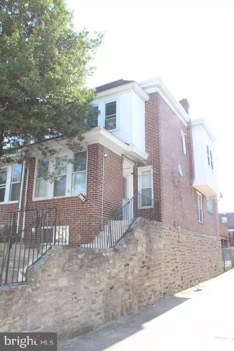 5911 Reach St, Philadelphia, PA 19120