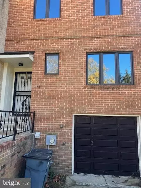 9132 Ayrdale Cres, Philadelphia, PA 19128
