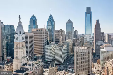 1228 Arch St #8A, Philadelphia, PA 19107
