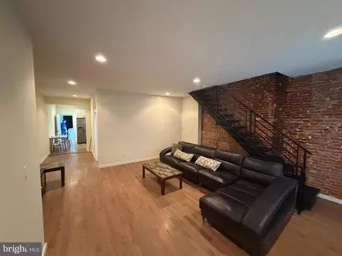 2933 E Thompson St, Philadelphia, PA 19134