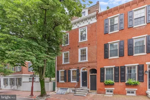 202 Spruce St, Philadelphia, PA 19106