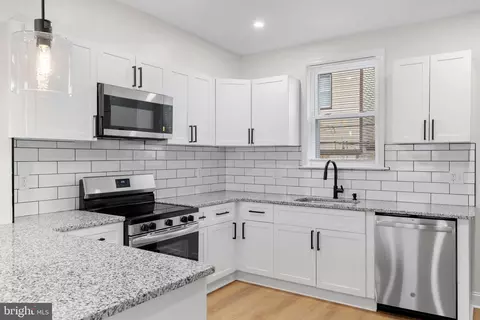 2151 E Stella St, Philadelphia, PA 19134