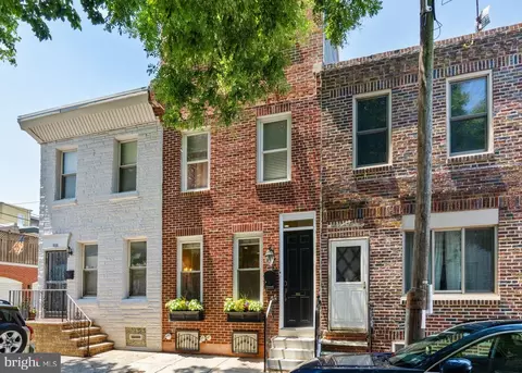 802 N Bambrey St, Philadelphia, PA 19130