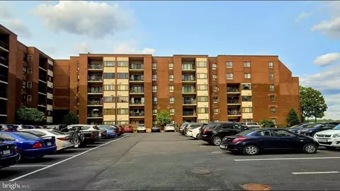 5100 Convent Ln #510, Philadelphia, PA 19114
