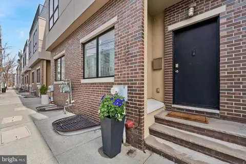 1329 N Howard St, Philadelphia, PA 19122