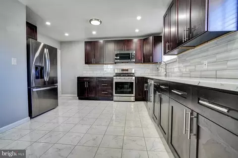 822 Avon Rd, Philadelphia, PA 19116