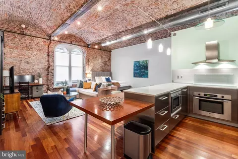 105 S 12th St #401, Philadelphia, PA 19107