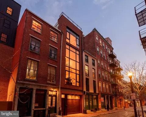 218 Church St, Philadelphia, PA 19106