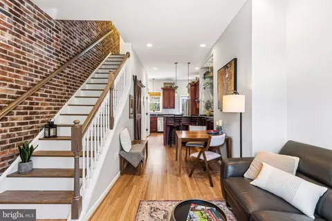 827 N Bambrey St, Philadelphia, PA 19130