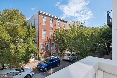 857 Corinthian Ave, Philadelphia, PA 19130