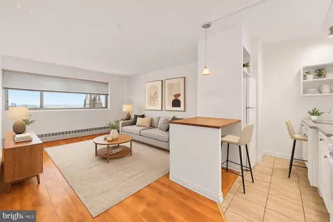 2101 17 Chestnut St #1613, Philadelphia, PA 19103
