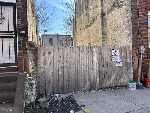 2626 Reed St, Philadelphia, PA 19146