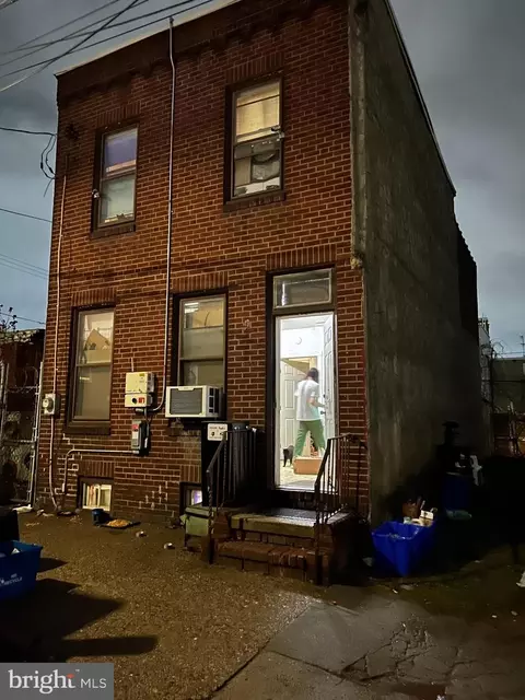 2051 N Lawrence St, Philadelphia, PA 19122