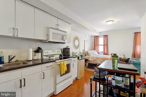 1945 Nicholas St, Philadelphia, PA 19121