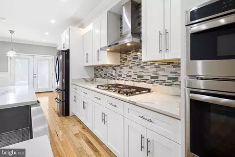 126 Tasker St, Philadelphia, PA 19148