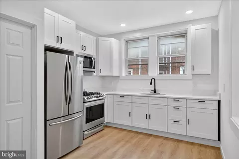 6737 N Smedley St, Philadelphia, PA 19126