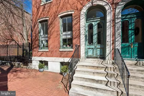 1723 Wallace St #201, Philadelphia, PA 19130
