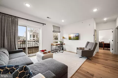 1723 Francis St #4D, Philadelphia, PA 19130